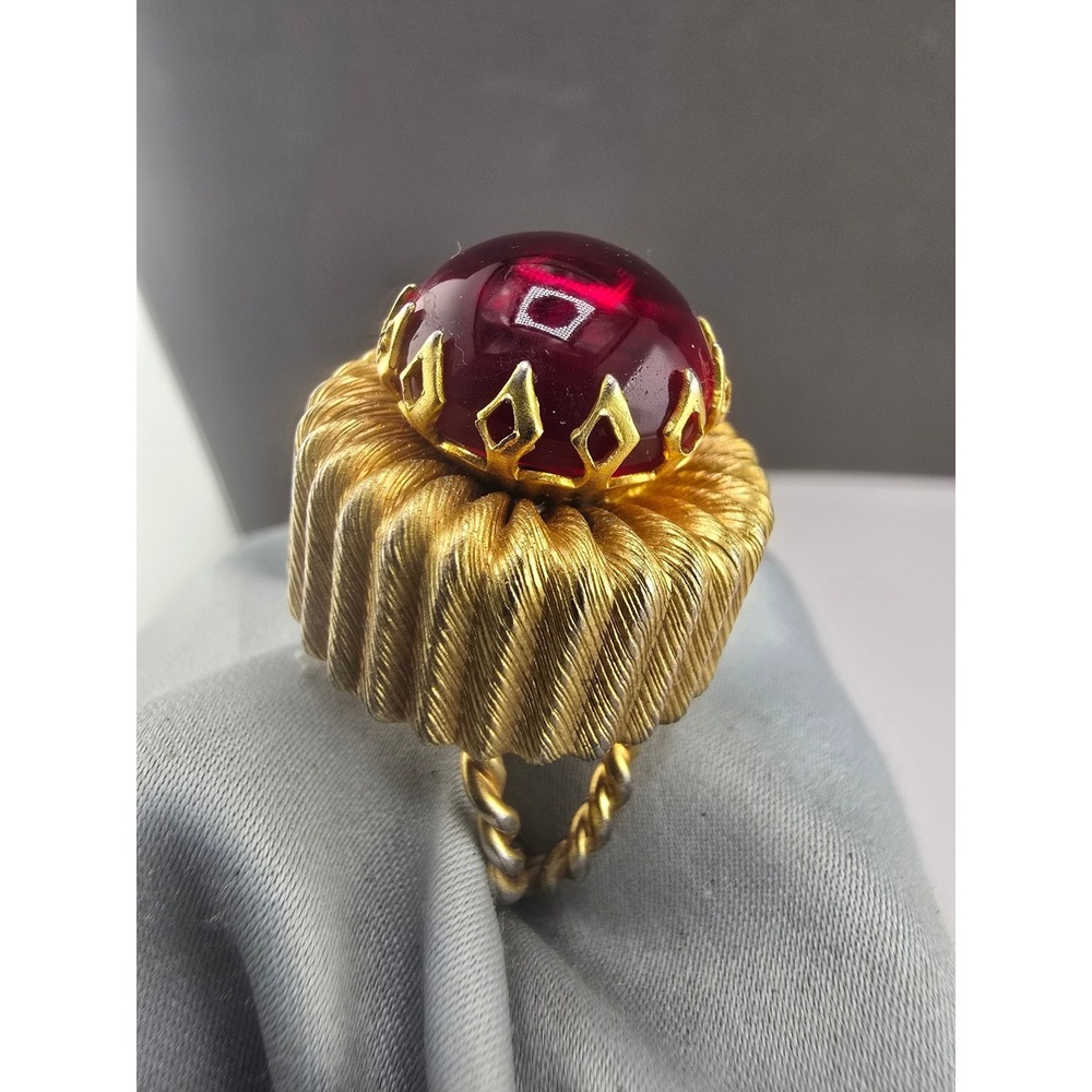 Vintage Estate Ring Gold Tone Red Glass Ribbed Textured Adjustable Size 5.5